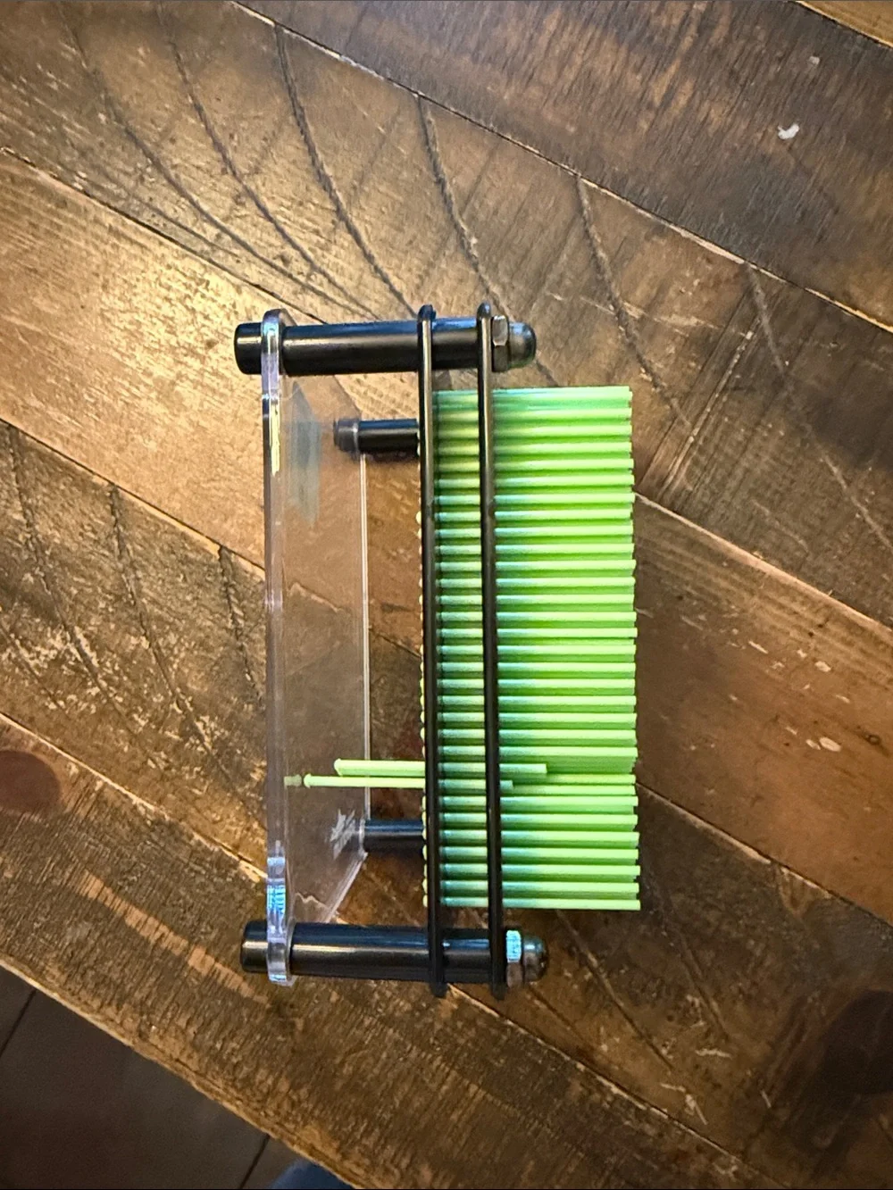 Portable Desktop Pin Art Impression Board - Green Pins